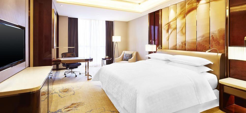 Sheraton Grand Zhengzhou Hotel Екстериор снимка