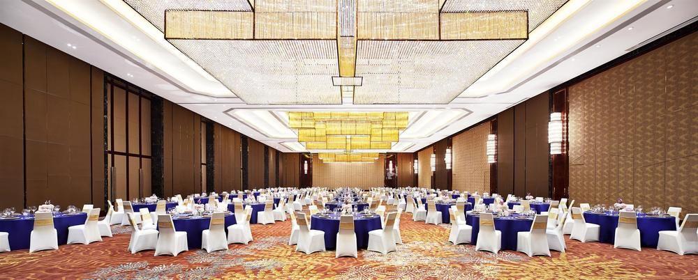 Sheraton Grand Zhengzhou Hotel Екстериор снимка