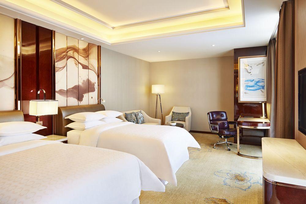 Sheraton Grand Zhengzhou Hotel Екстериор снимка