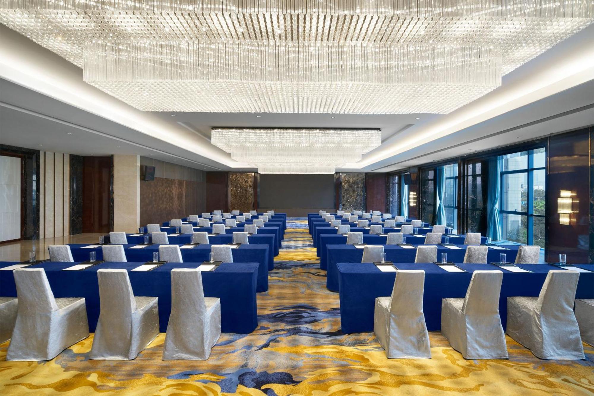 Sheraton Grand Zhengzhou Hotel Екстериор снимка