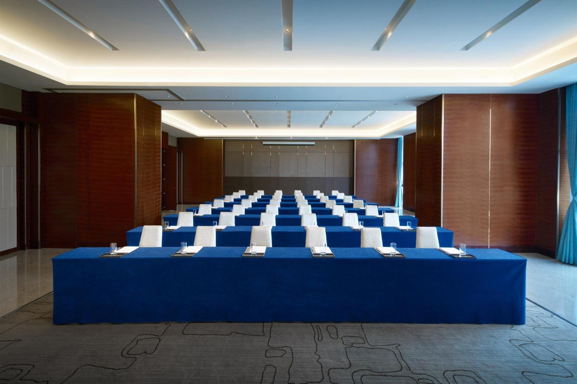 Sheraton Grand Zhengzhou Hotel Екстериор снимка