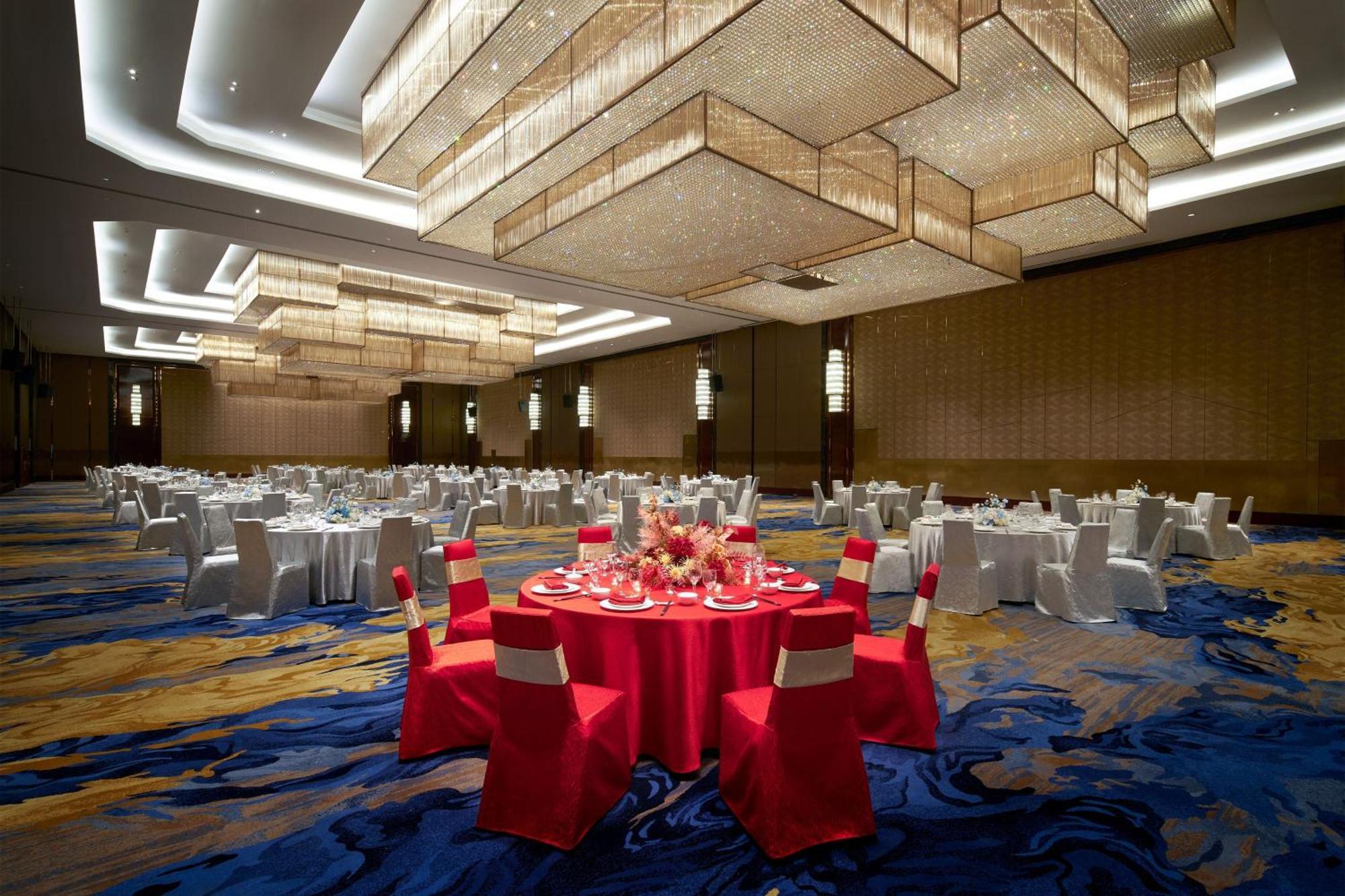 Sheraton Grand Zhengzhou Hotel Екстериор снимка