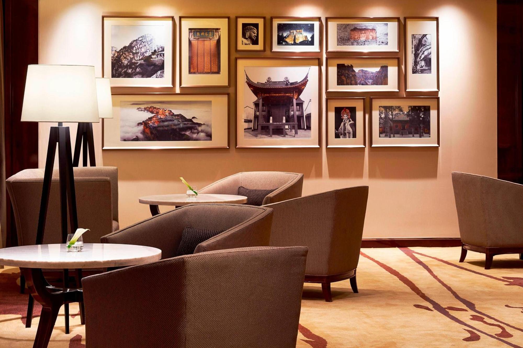 Sheraton Grand Zhengzhou Hotel Екстериор снимка