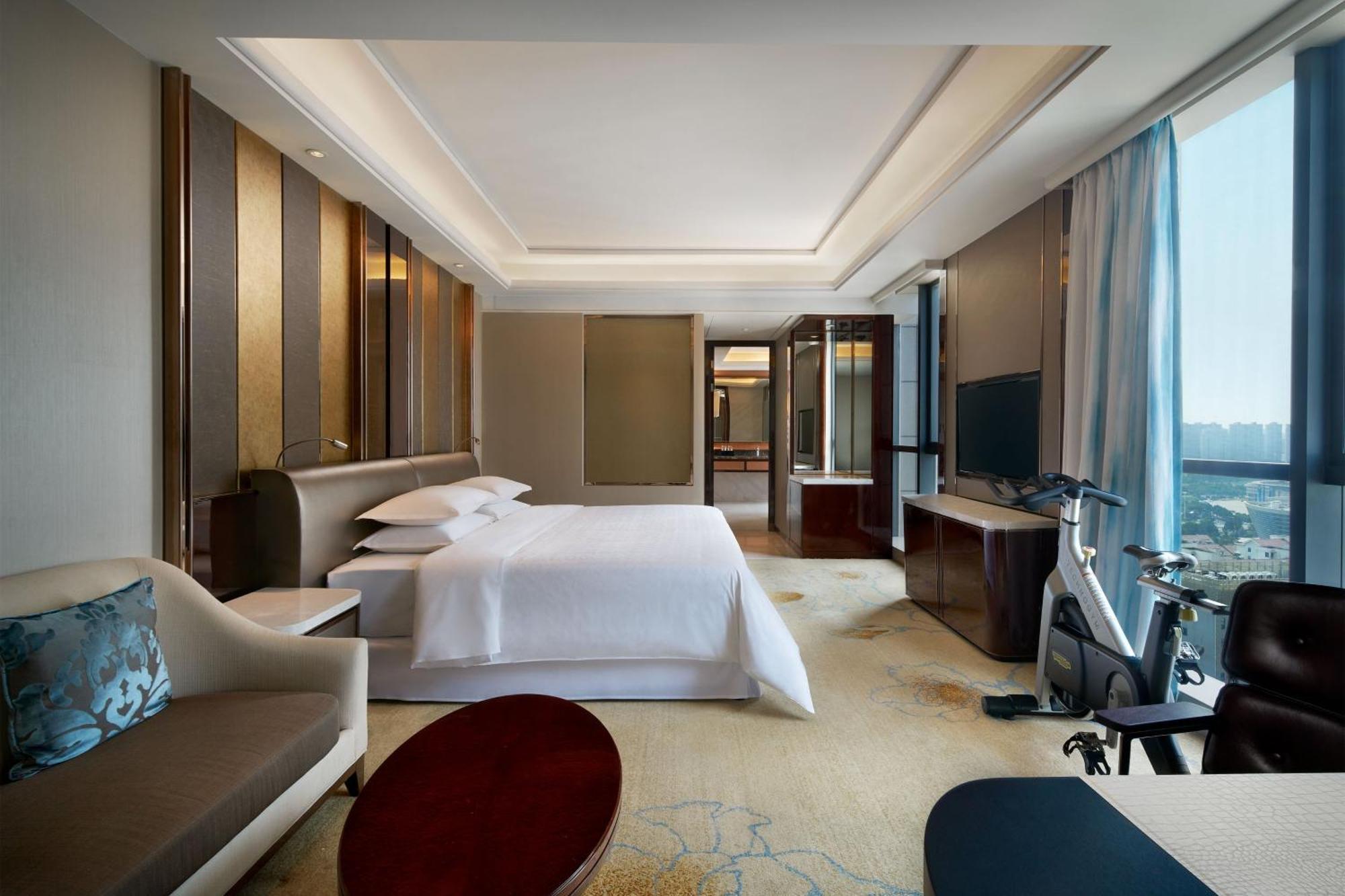 Sheraton Grand Zhengzhou Hotel Екстериор снимка