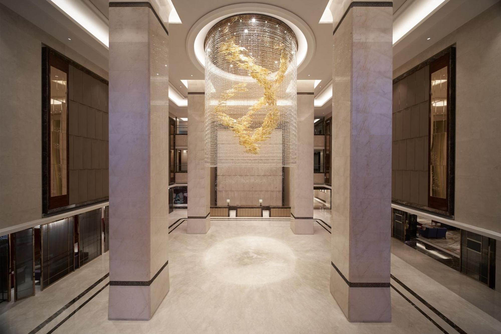 Sheraton Grand Zhengzhou Hotel Екстериор снимка