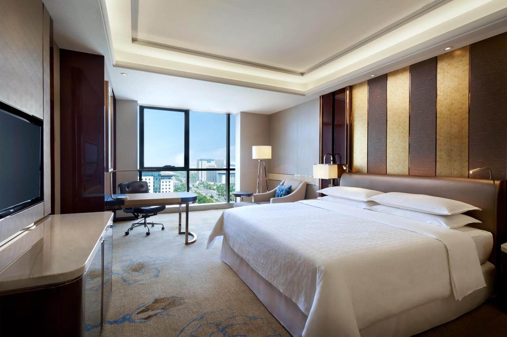 Sheraton Grand Zhengzhou Hotel Екстериор снимка