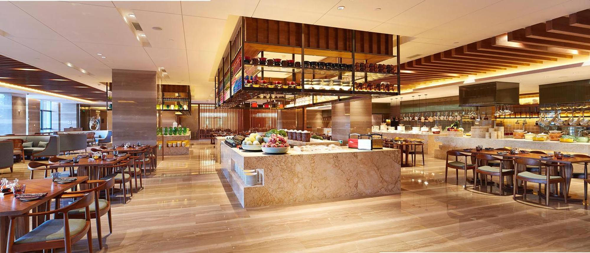 Sheraton Grand Zhengzhou Hotel Екстериор снимка